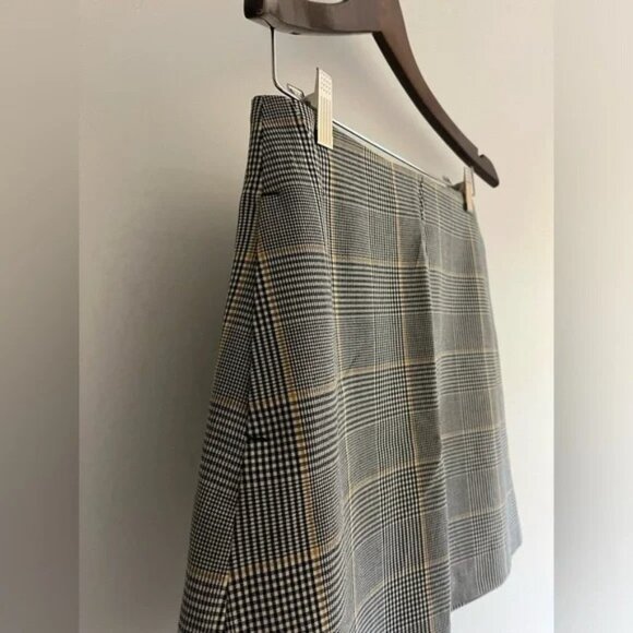 Aritzia High-Waisted A-line Mini Skirt - Picture 3 of 5